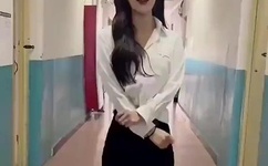 激烈的床震戏大叫视频